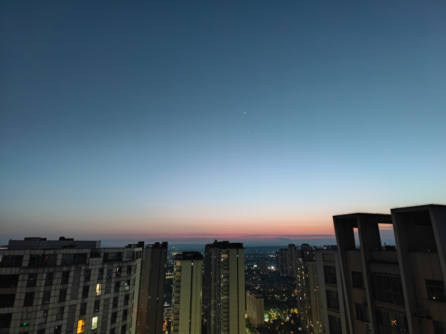 00e20ad4-9db8-4a9c-8ddb-514ab3fd5780.jpg